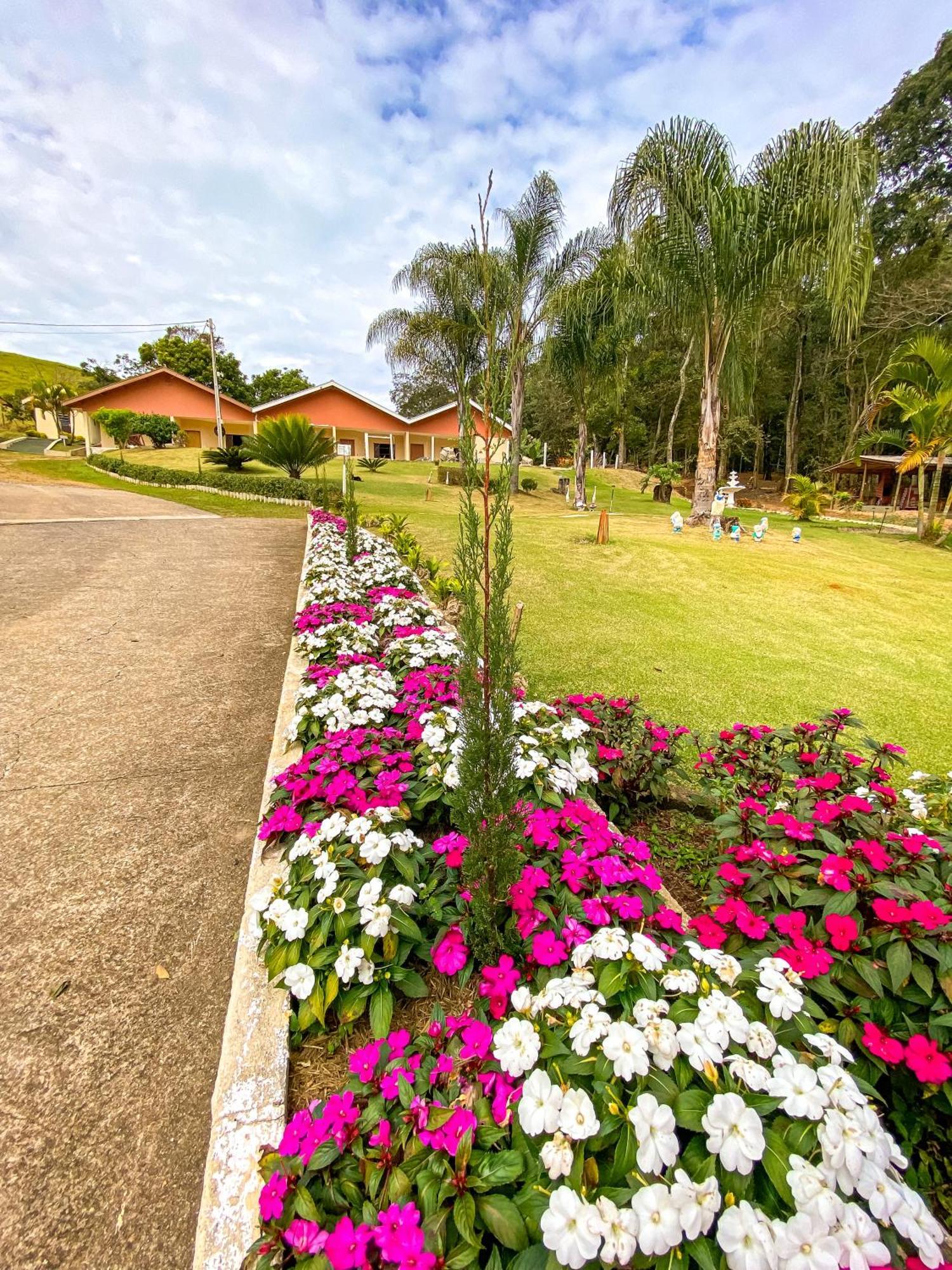 Pousada Flores Do Campo Águas de Lindoia Exterior photo